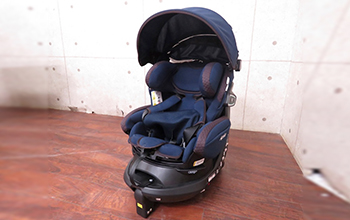 フラディア グロウ ISOFIX 360°チャイルドシートの写真